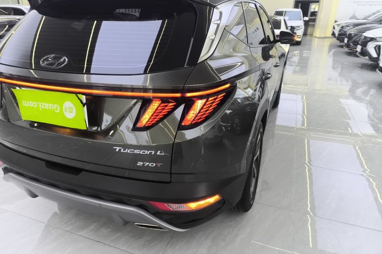 现代 2023款 途胜L 1.5T 自动两驱LUX尊贵版车身外观9