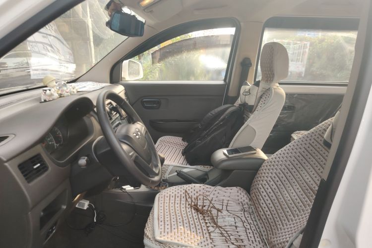 五菱汽车 五菱荣光V 2018款 1.5L标准型中控内饰19