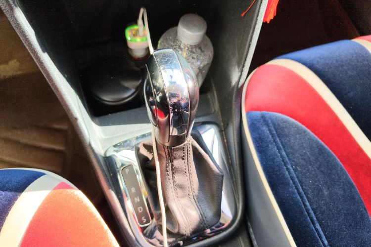 大众 捷达 2015款 1.6L 自动时尚型中控内饰18