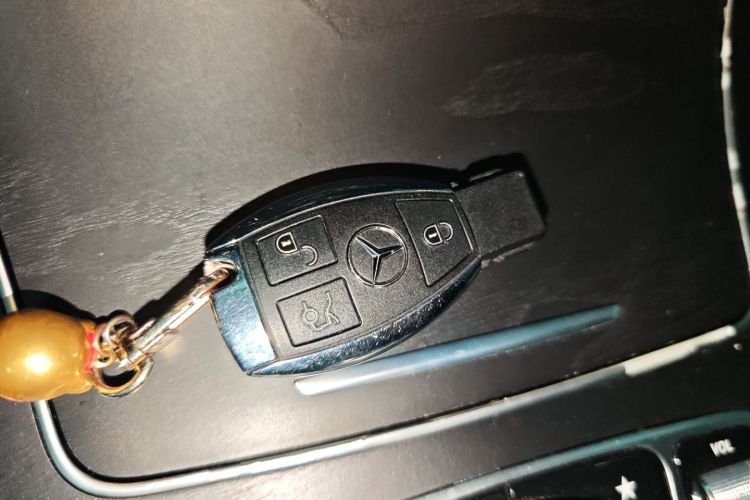 奔驰C级 2017款 C 200 L 运动版中控内饰11