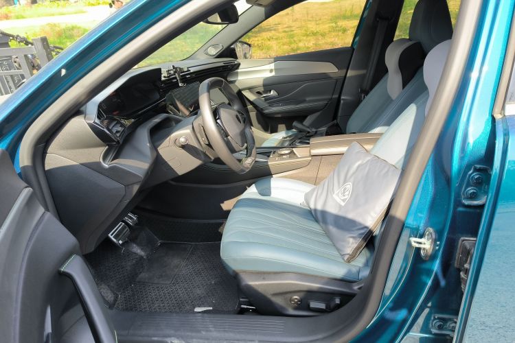 标致408X 2023款 无界版中控内饰19