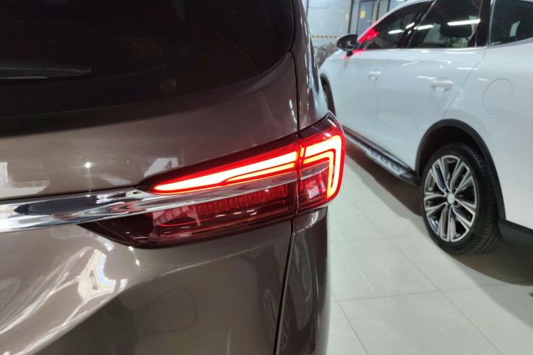 别克GL8 2020款 陆上公务舱 652T 舒适型车身外观6006