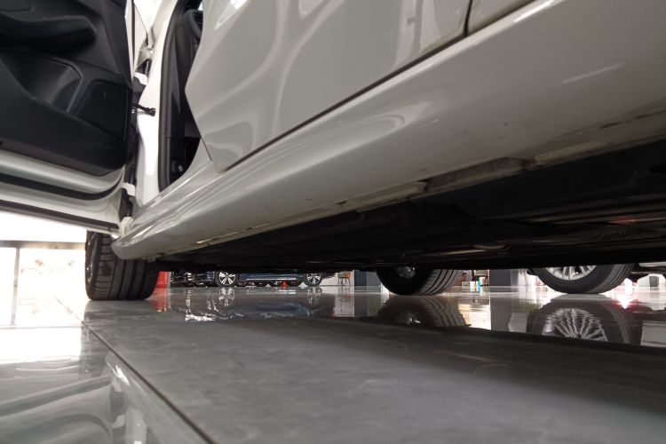 福特 福克斯 2022款 三厢 EcoBoost 180 自动ST Line局部细节9002