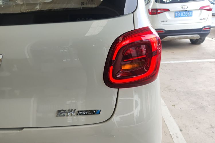 五菱汽车 宏光MINIEV 2025款 四门版 进阶款车身外观9