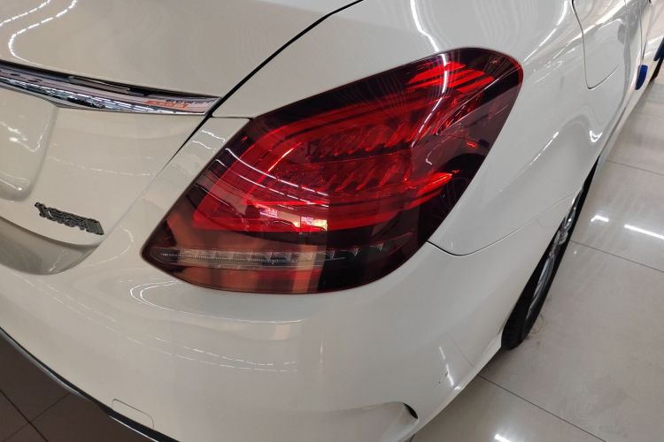 奔驰C级 2020款 改款 C 200 L 时尚型运动版车身外观9