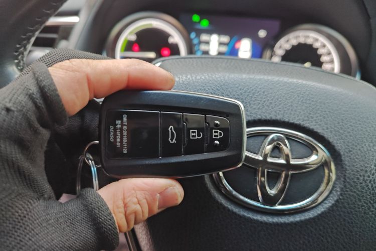 丰田 凯美瑞 2018款 双擎 2.5HG 豪华版中控内饰7001