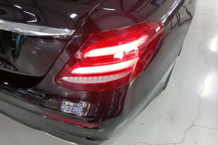 奔驰E级 2017款 E 200 运动型 4MATIC车身外观9