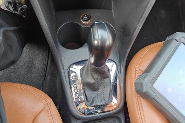 大众 Polo 2013款 1.6L 自动舒适版中控内饰18