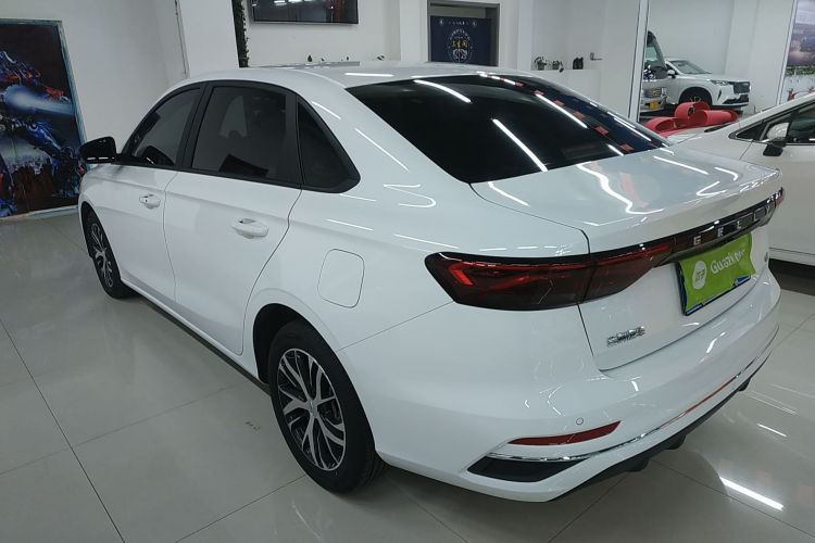 吉利汽车 帝豪 2025款 第4代 1.5L CVT星耀版车身外观4