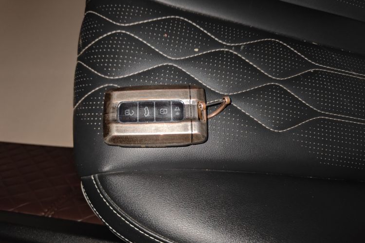 坦克300 2023款 越野版 2.0T 挑战者中控内饰11