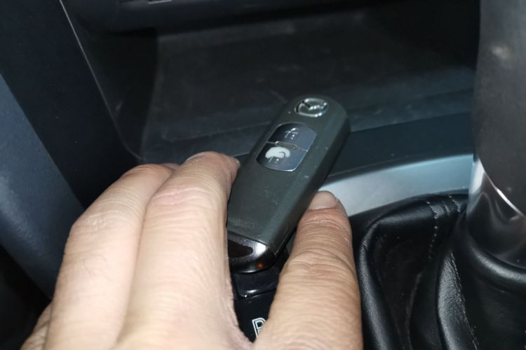 马自达CX-4 2020款 2.0L 自动两驱蓝天探索版中控内饰11