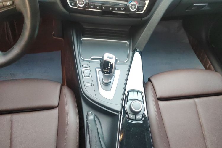 宝马3系 2018款 320Li 时尚型中控内饰18