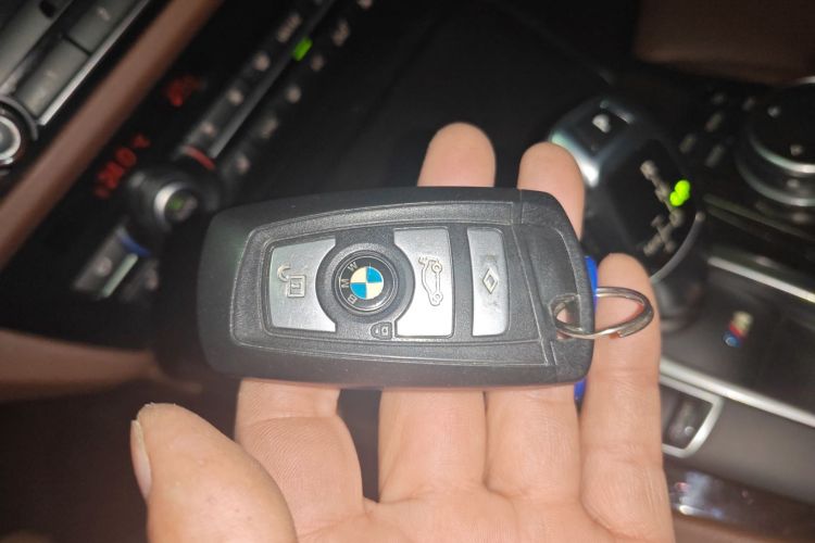 宝马5系 2015款 535Li 领先型中控内饰11