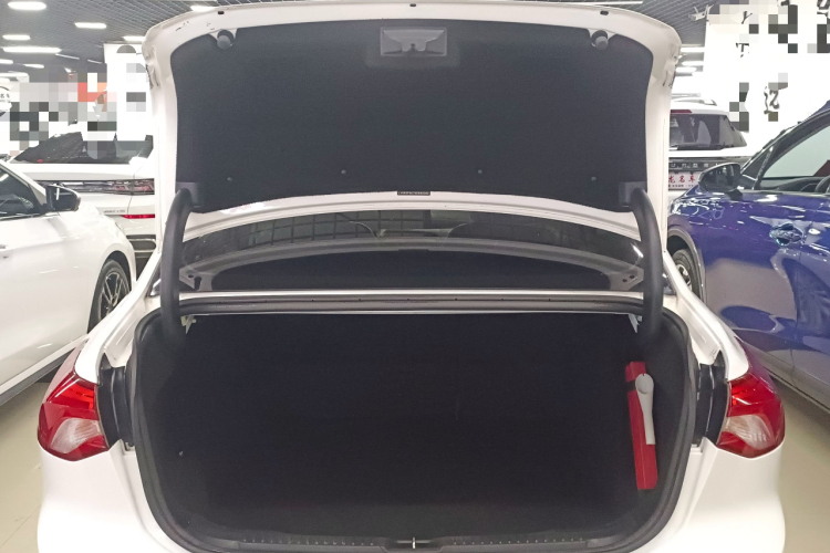 福特 福克斯 2020款 三厢 EcoBoost 180 自动锋潮型局部细节23