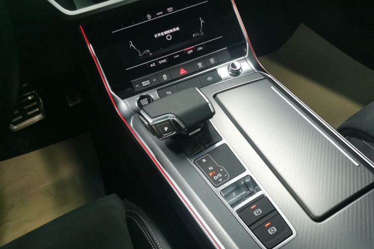 奥迪A7L 2024款 45TFSI S-line 筑梦型 流晶套装中控内饰18