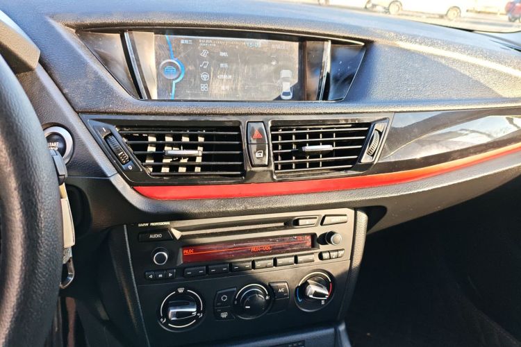 宝马X1 2015款 sDrive18i 时尚晋级版中控内饰16