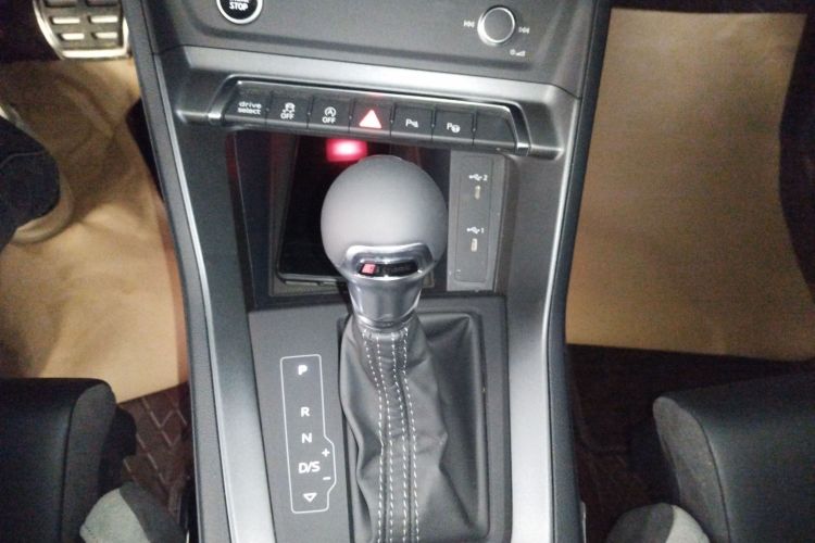 奥迪Q3 2024款 40 TFSI 时尚动感型局部细节18