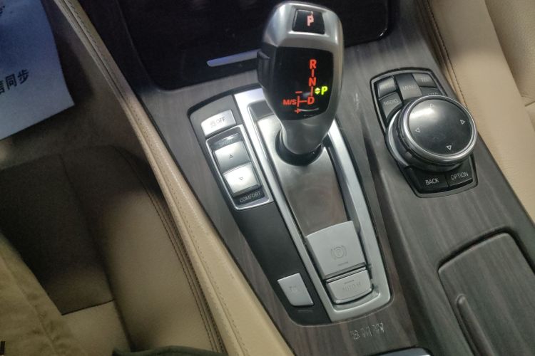 宝马5系 2014款 525Li 豪华设计套装局部细节18