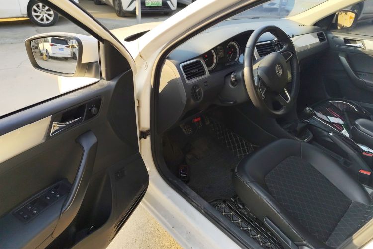 斯柯达 昕锐 2018款 1.6L 手动舒适版中控内饰20