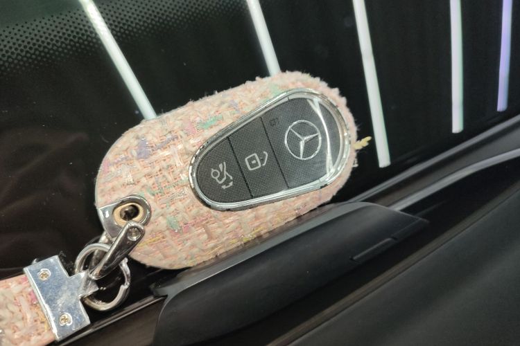 奔驰C级新能源 2023款 C 350 eL中控内饰11