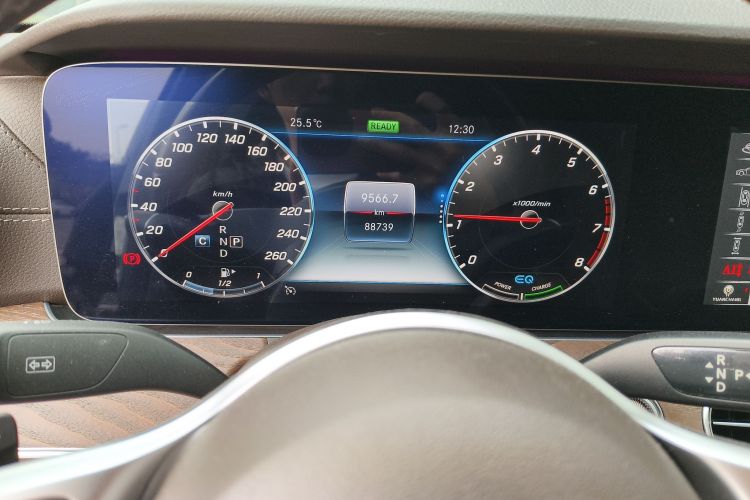 奔驰E级 2019款 E 260 L中控内饰14