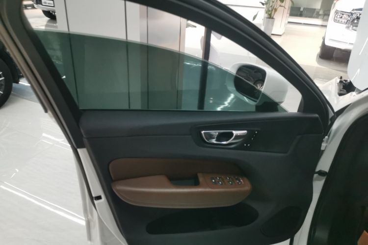 沃尔沃XC60 2021款 T5 四驱智逸豪华版中控内饰7007