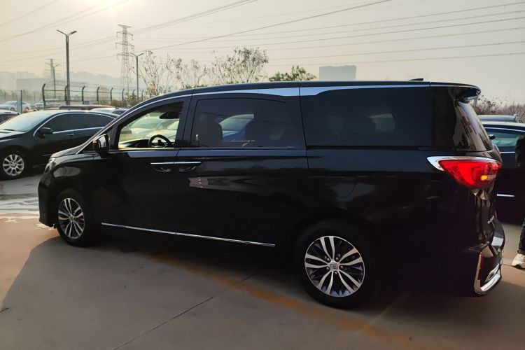 别克GL8 2017款 ES 28T 旗舰型 国V车身外观4