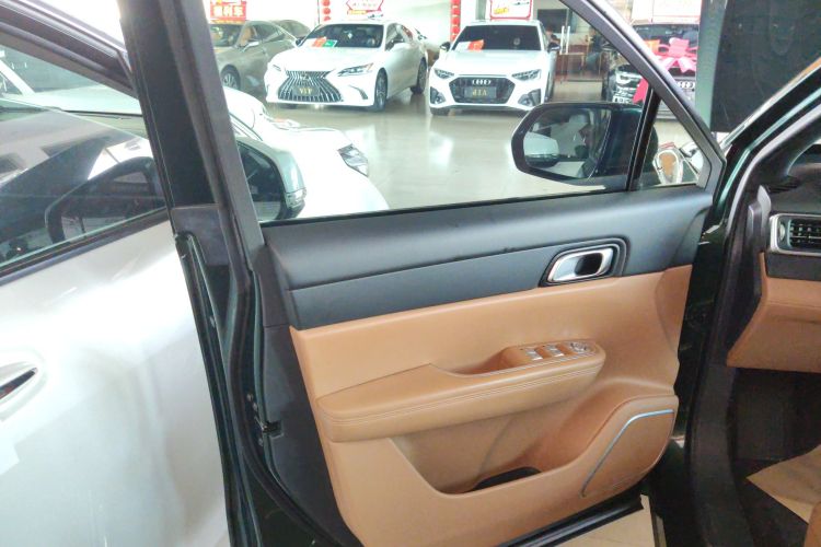 理想汽车 理想ONE 2021款 增程6座版中控内饰47