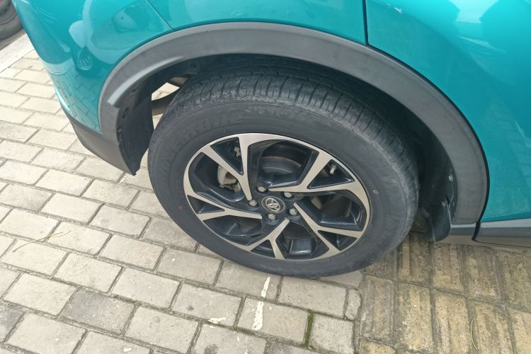 丰田C-HR 2020款 2.0L 豪华版车身外观6005