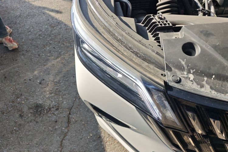 五菱汽车 五菱佳辰 2022款 1.5T CVT尊享旗舰型车身外观8