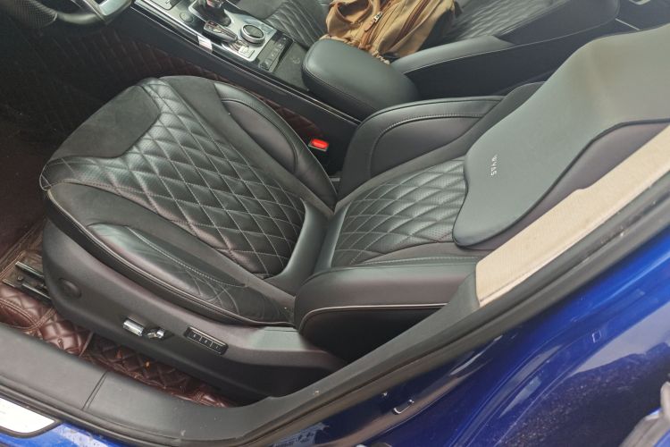 红旗HS5 2019款 2.0T 智联旗领版局部细节19