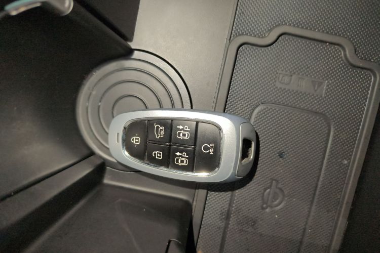 现代 帕里斯帝 2023款 3.5L 自动四驱Calligraphy中控内饰11