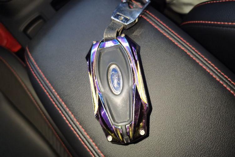 福特 福克斯 2022款 三厢 EcoBoost 180 自动ST Line中控内饰11