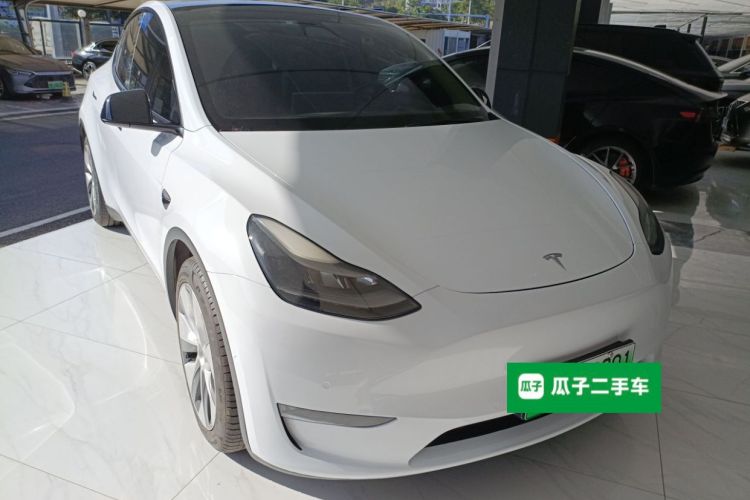 特斯拉 Model Y 2021款 标准续航后驱版车身外观3