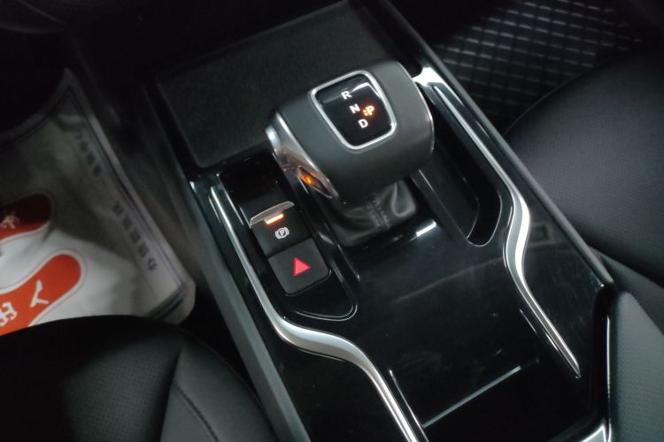 红旗E-QM5 2022款 431km 充电乐享版中控内饰18