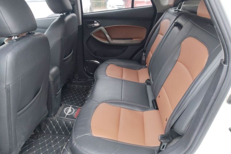 海马S5 2015款 1.5T CVT豪华型中控内饰21