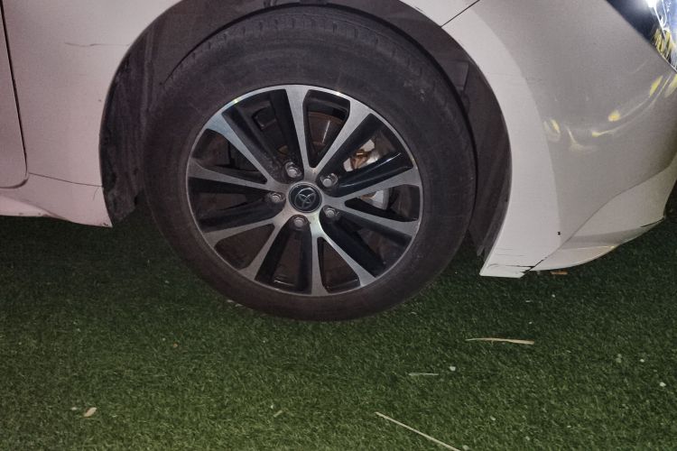 丰田 雷凌 2023款 TNGA 1.5L CVT进取版车身外观6007