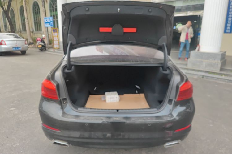 宝马5系 2018款 528Li 上市特别版局部细节23