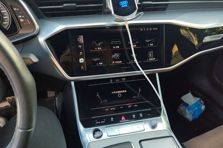 奥迪A6L 2023款 改款 45 TFSI 臻选动感型中控内饰16