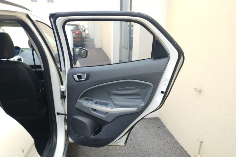 福特 翼搏 2013款 1.5L 手动风尚型中控内饰45