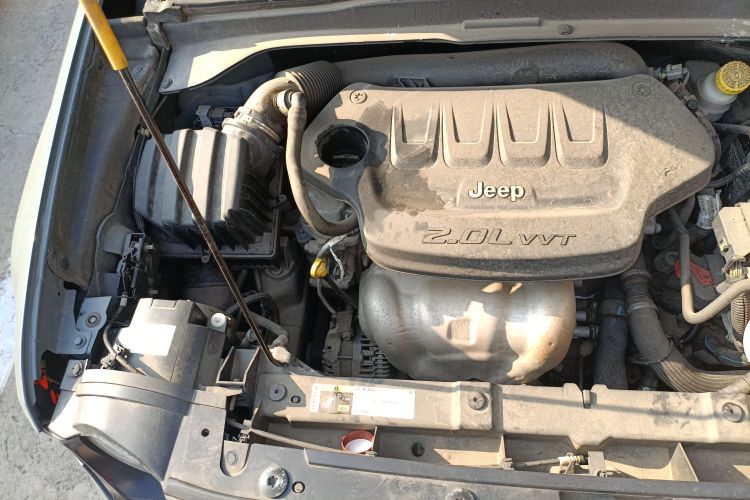 Jeep 自由侠 2016款 2.0L 自动四驱75周年致敬版局部细节9006