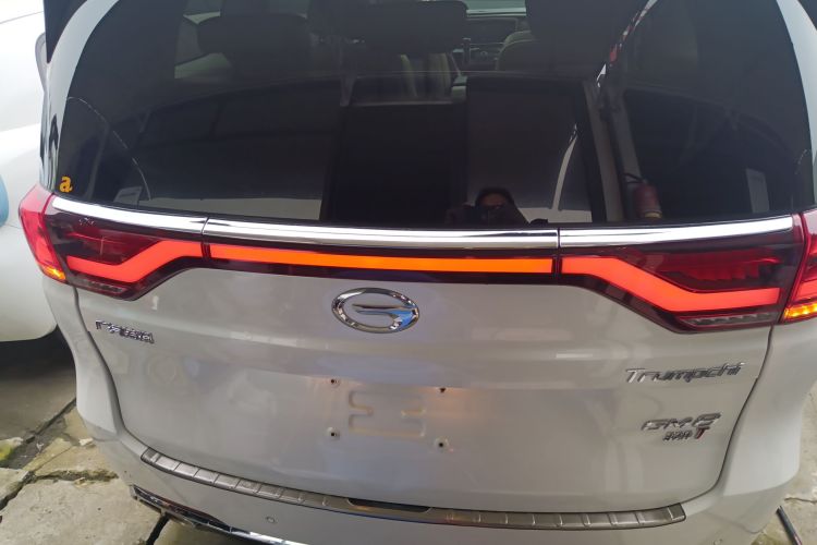 广汽传祺 传祺M8 2018款 320T 尊贵版车身外观6004