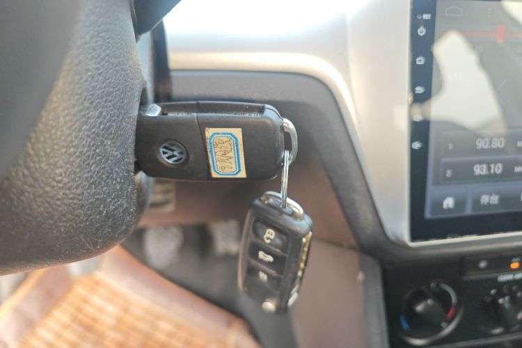 大众 朗逸 2017款 1.6L 手动风尚版中控内饰11