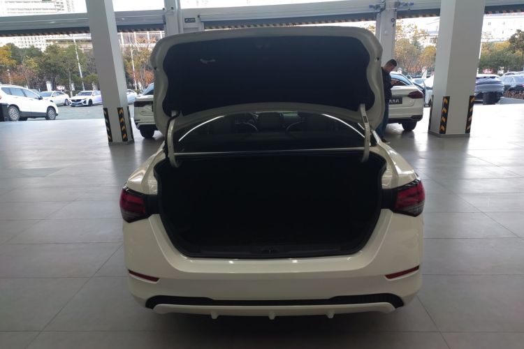 日产 轩逸 2022款 1.6L XL CVT悦享版机舱底盘23