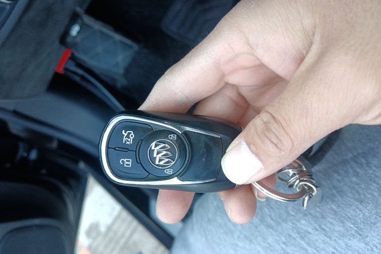 别克 君威 2017款 20T 精英型中控内饰11