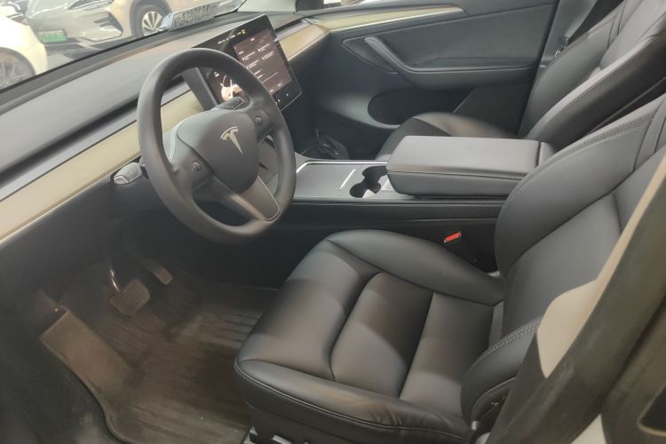 特斯拉 Model Y 2022款 改款 长续航全轮驱动版中控内饰19