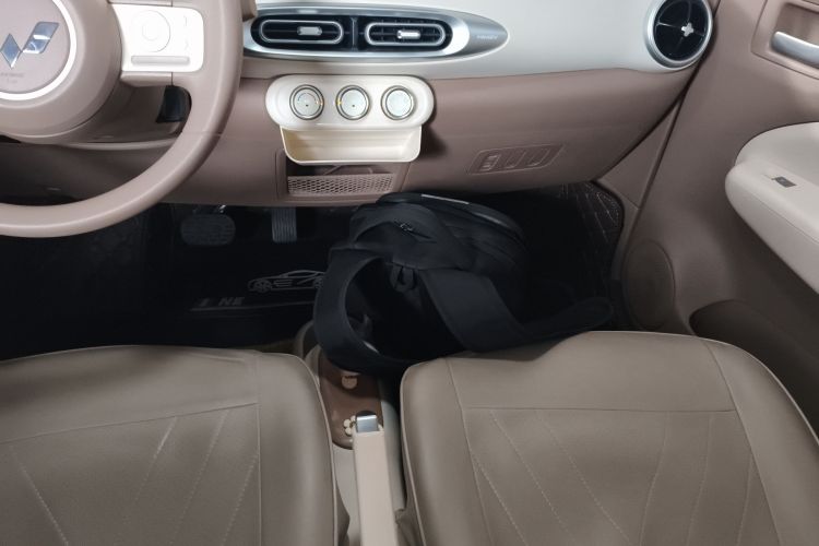 五菱汽车 宏光MINIEV 2025款 四门版 进阶款中控内饰18