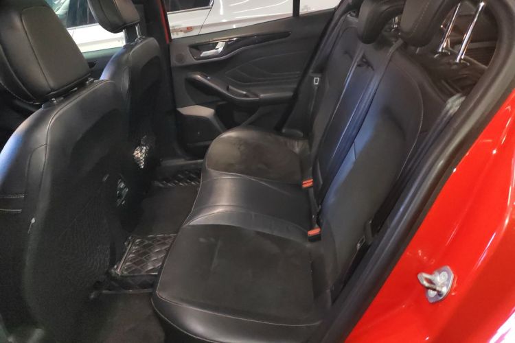 福特 福克斯 2019款 两厢 EcoBoost 180 自动ST Line中控内饰21