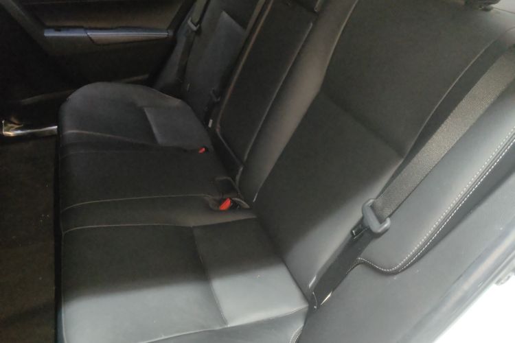 丰田 卡罗拉 2016款 1.6L CVT GL-i炫酷版中控内饰21