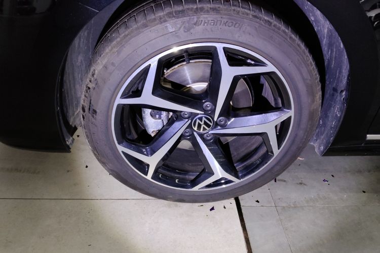 大众 帕萨特 2025款 出众款 380TSI 星空龙腾版车身外观6007